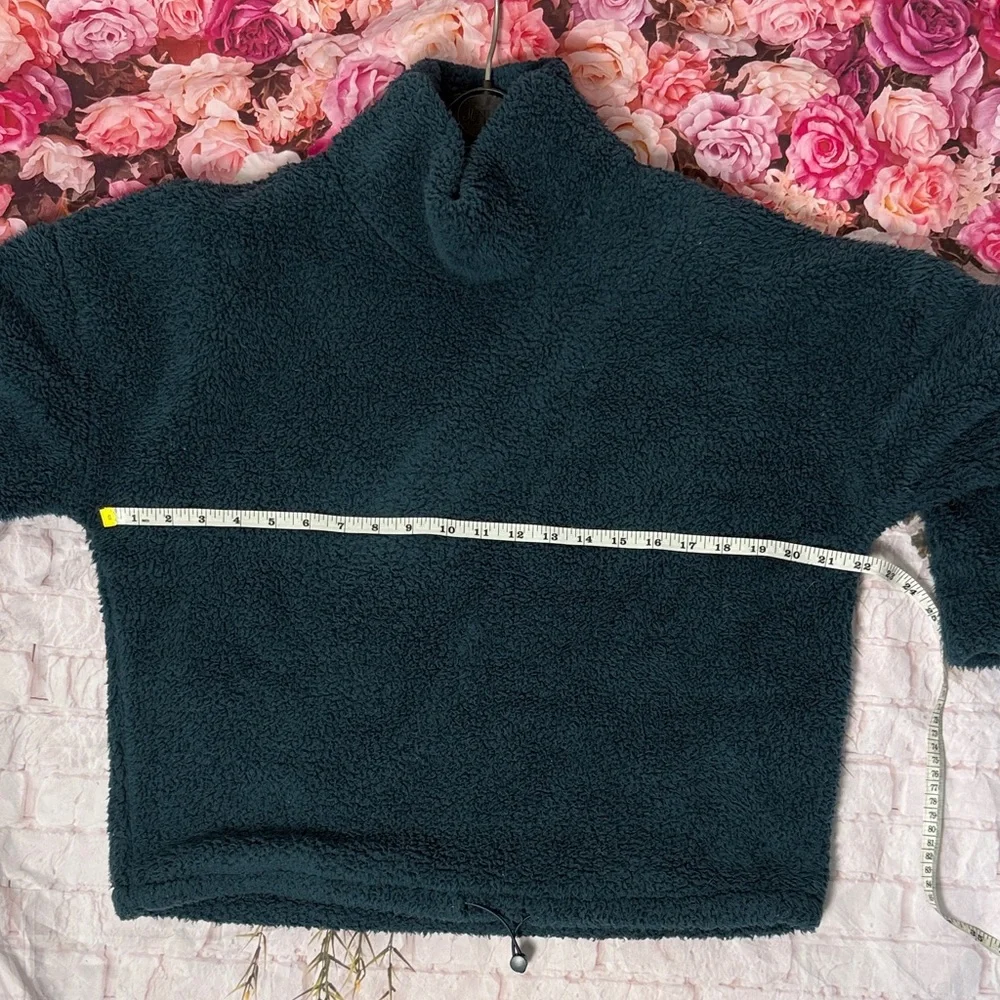 Cozy Dark Green Fleece turtleneck  Pullover size S - Picture 9 of 10